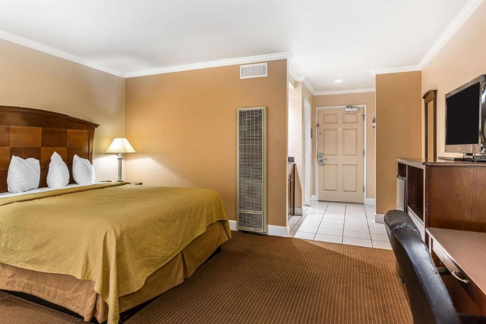 King Room - Accessible/Non-Smoking