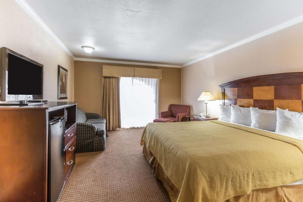 Room image 3