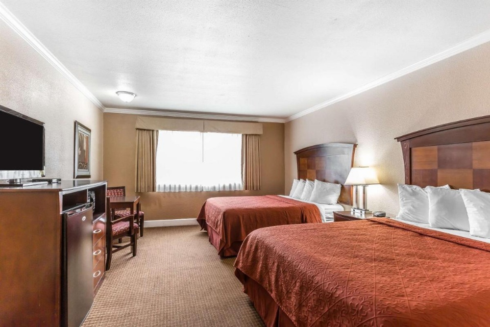 Room image 4