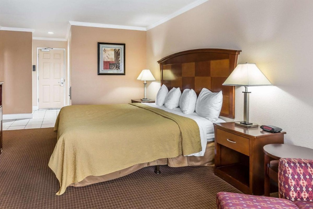 Room image 5