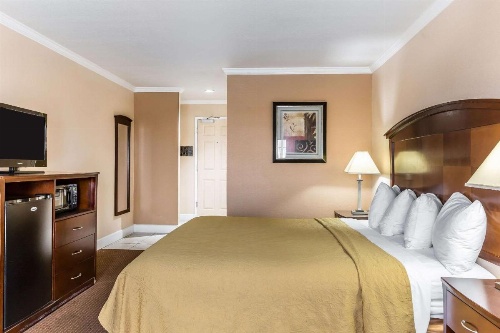Quality Inn near Hearst Castle image 36